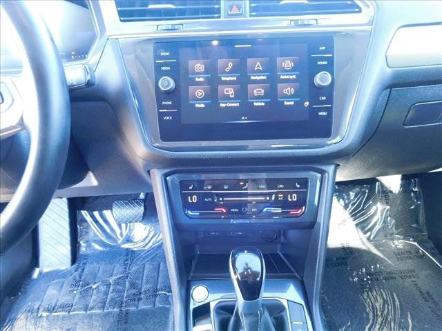 Used 2024 Volkswagen Tiguan SE AWD/4WD image 21