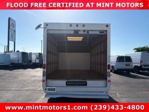 Used 2019 Ford E-350 and Econoline 350 Super Duty RWD image 18