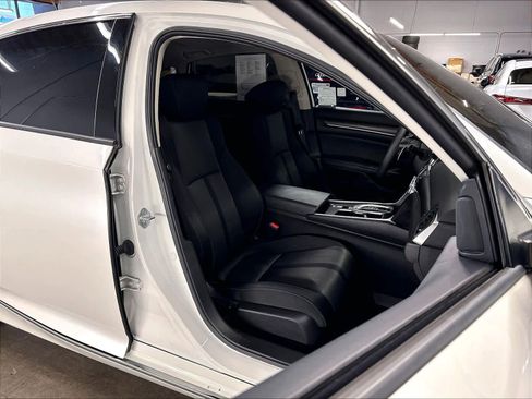 Used 2021 Honda Accord EX image 10