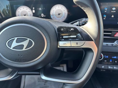Used 2025 Hyundai Elantra SEL FWD image 20