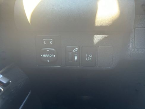 Used 2018 Toyota RAV4 Limited w/ Advanced Technology Package image 21