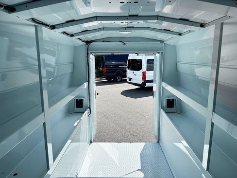 Used 2024 Mercedes-Benz Sprinter 3500 image 18