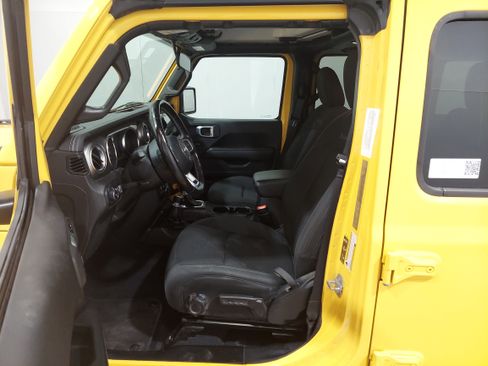 Used 2020 Jeep Wrangler Unlimited Sahara w/ Cold Weather Group image 14