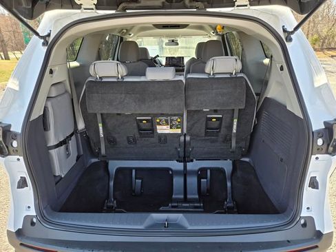 Used 2022 Toyota Sienna LE image 15