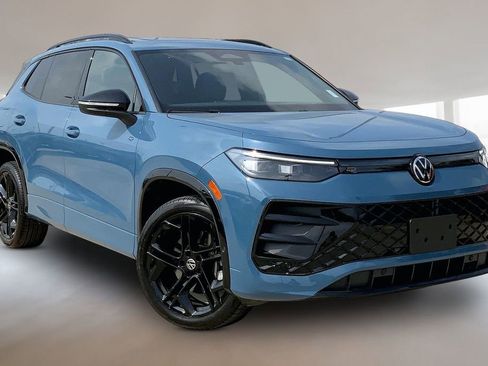 Certified 2025 Volkswagen Tiguan SE R-Line AWD/4WD image 11