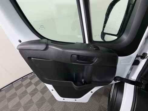 Used 2025 RAM ProMaster 2500 w/ U-Haul Equipment Group FWD image 15