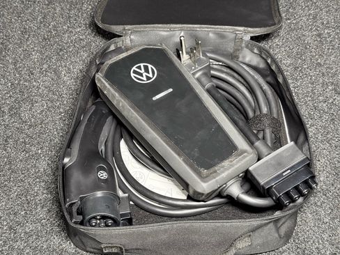Used 2023 Volkswagen ID.4 Pro S Plus AWD/4WD image 6
