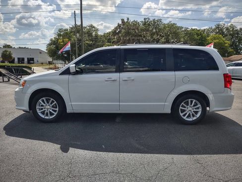 Used 2020 Dodge Grand Caravan SXT FWD image 5