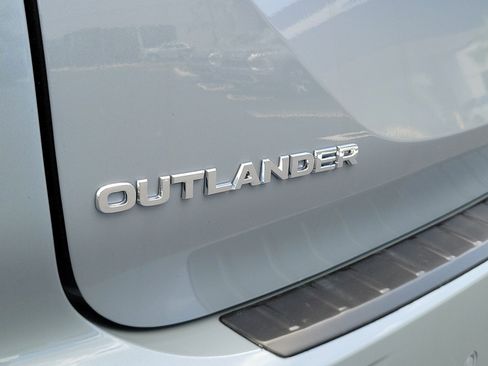 New 2026 Mitsubishi Outlander AWD image 7