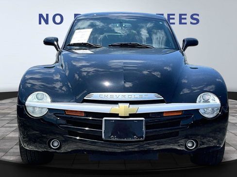 Used 2006 Chevrolet SSR w/ Preferred Equipment Group RWD image 2