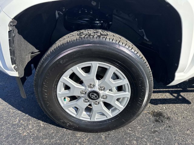 Used 2026 Toyota Tacoma SR5 AWD/4WD image 4