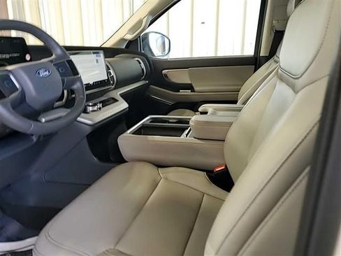 Used 2025 Ford Expedition Max Active AWD/4WD image 14