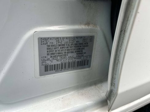 Used 2017 Nissan Sentra S image 32