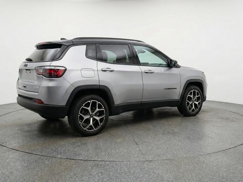Used 2025 Jeep Compass Limited AWD/4WD image 9