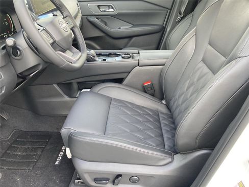 New 2026 Nissan Rogue Platinum w/ Platinum Premium Package image 26