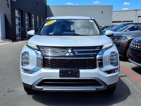 Used 2025 Mitsubishi Outlander SE AWD/4WD image 24