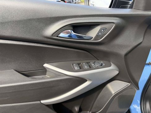 Used 2024 Chevrolet Trax RS w/ Driver Confidence Package FWD image 16