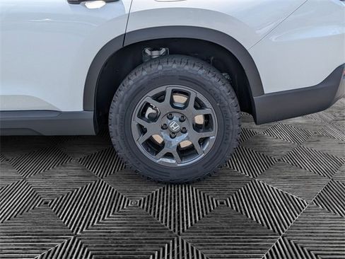 New 2025 Honda Pilot TrailSport image 9