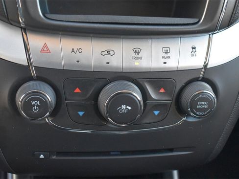 Used 2020 Dodge Journey SE w/ SE Popular Equipment Group image 32