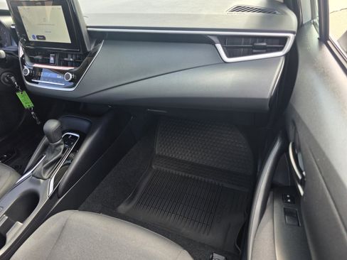Used 2025 Toyota Corolla LE image 15