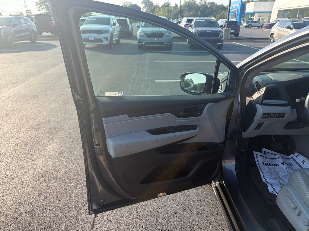 Used 2023 Honda Odyssey EX-L image 11