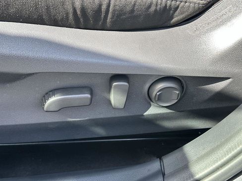 Used 2025 Subaru Outback Premium image 21