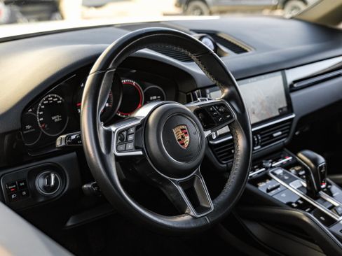 Used 2020 Porsche Cayenne image 15