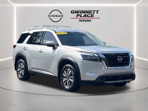 Used 2025 Nissan Pathfinder SL w/ Cargo Package AWD/4WD image 26