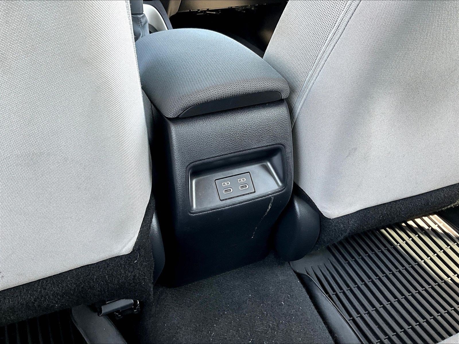Used 2025 Toyota Corolla LE FWD image 10