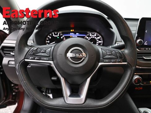Used 2024 Nissan Altima 2.5 SV FWD image 10