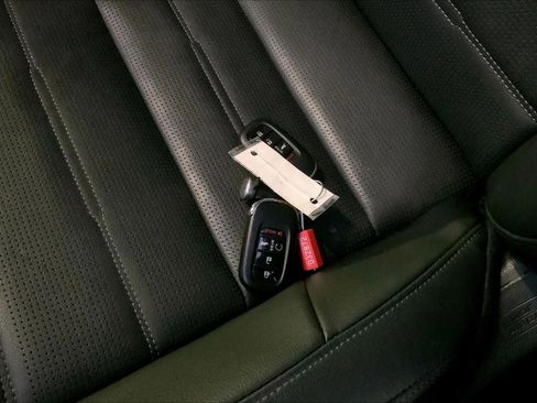 Used 2025 Honda CR-V EX-L image 14