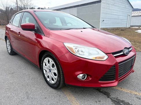 Used 2012 Ford Focus SE image 2