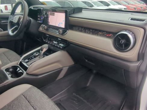 Used 2024 Chevrolet Colorado ZR2 w/ Technology Package image 27