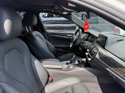 Used 2017 BMW 530i image 8