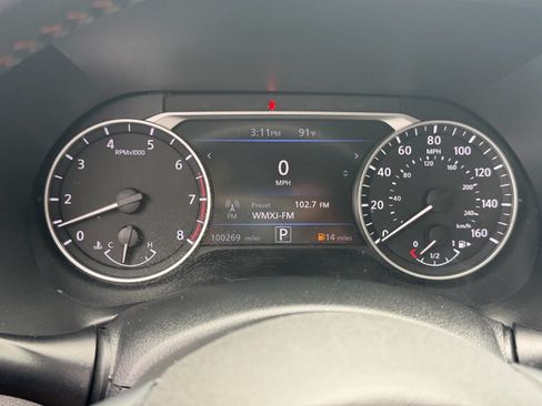 Used 2022 Nissan Sentra SR w/ Electronics Package FWD image 22
