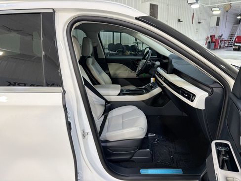 New 2026 Lincoln Aviator 2WD image 29