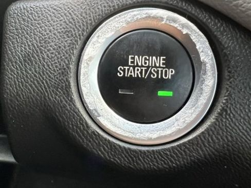 Used 2022 Chevrolet Equinox LS w/ LS Convenience Package image 32