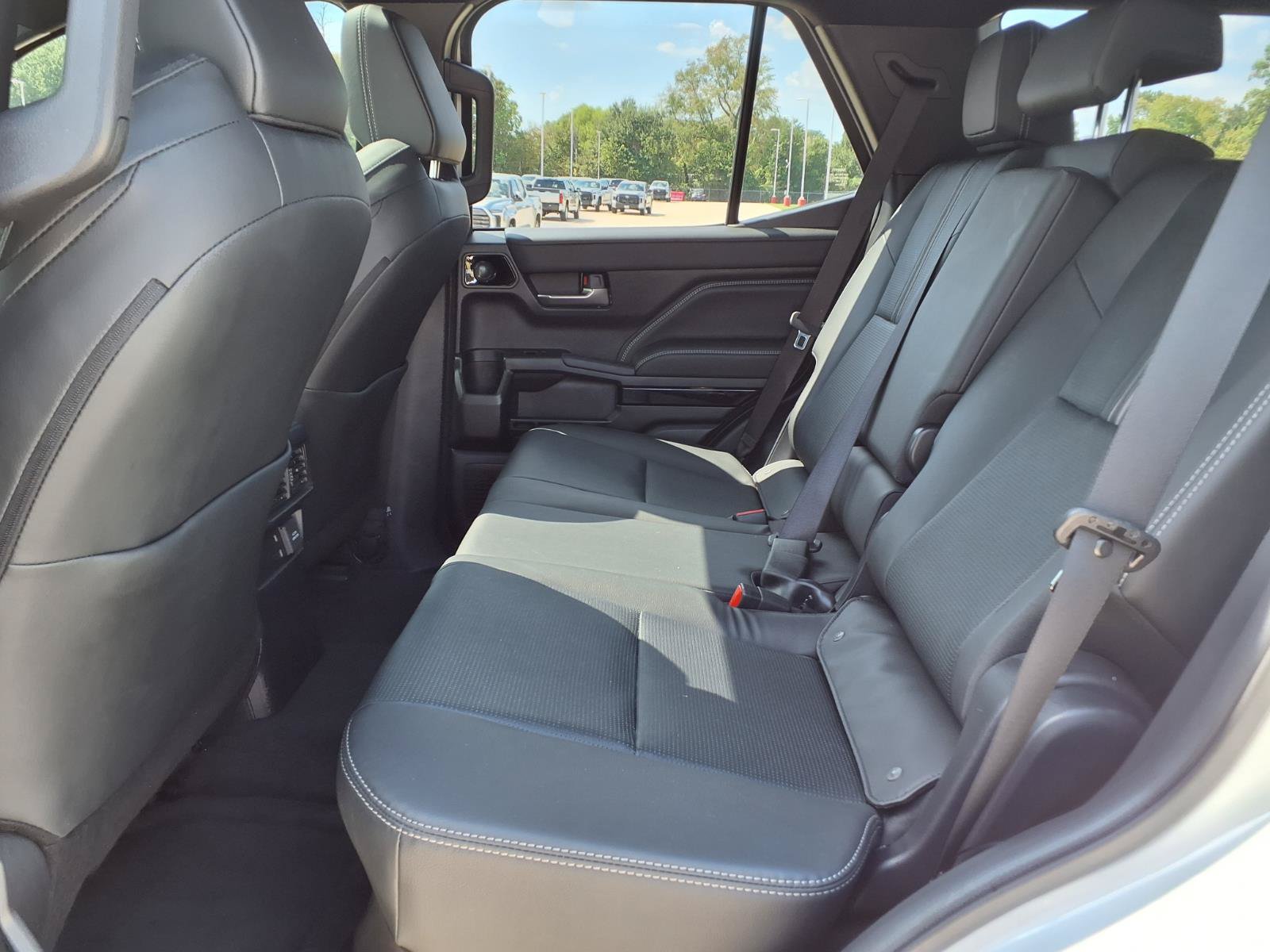 Certified 2026 Toyota 4Runner Limited AWD/4WD image 18