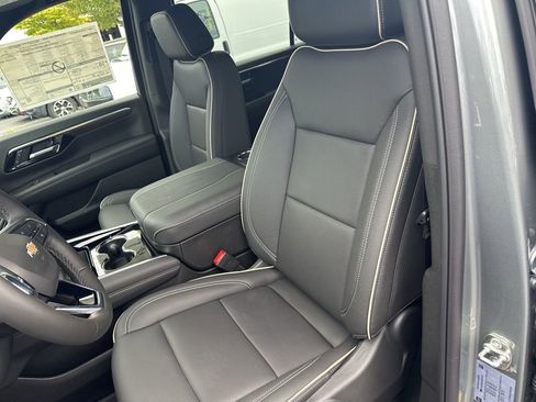 New 2026 Chevrolet Suburban Premier w/ Sun And Tow Package image 9