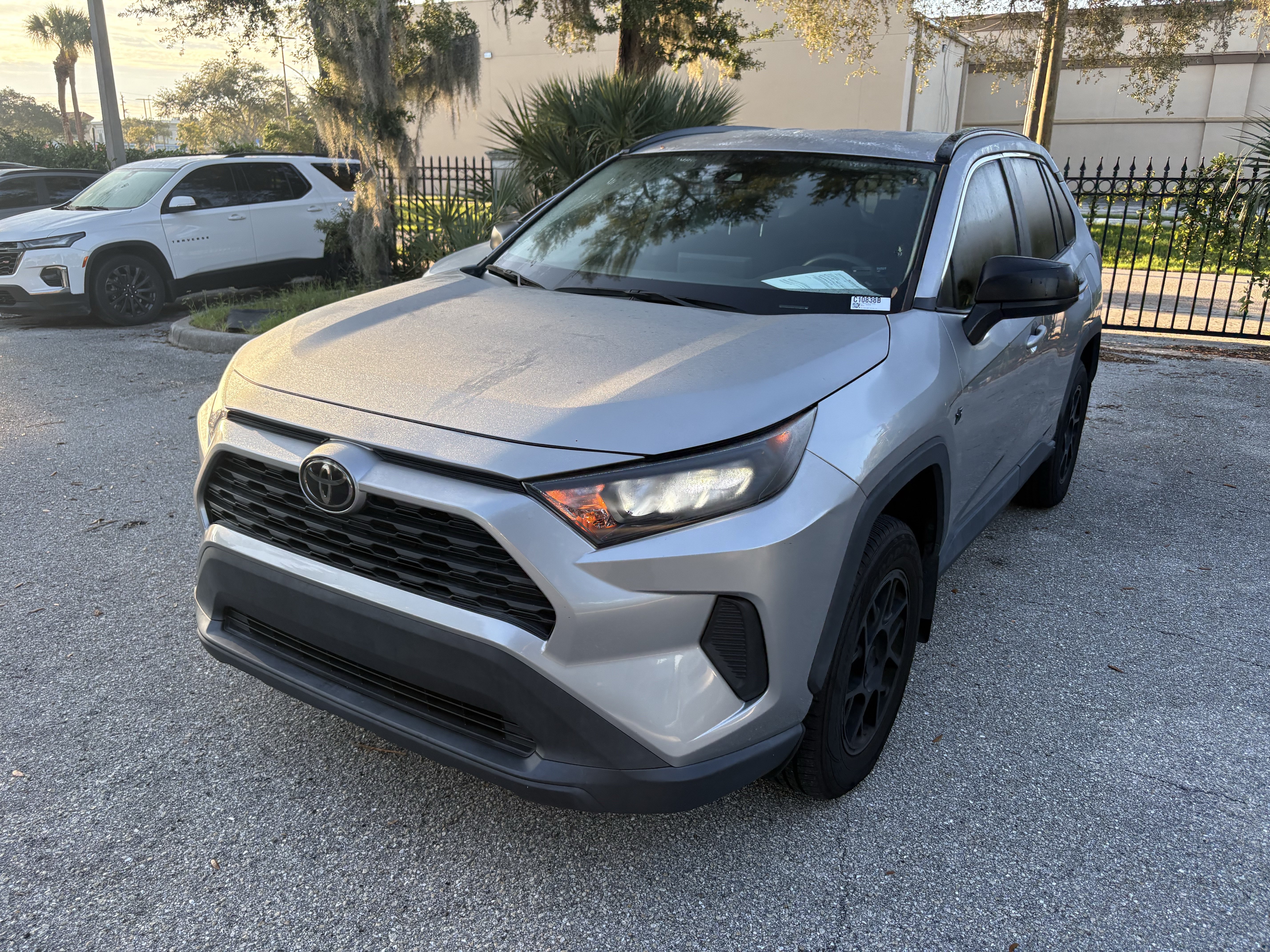 Used 2020 Toyota RAV4 LE FWD image 2