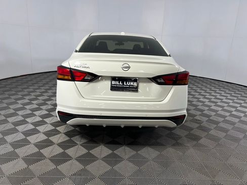 Used 2025 Nissan Altima 2.5 SV image 8