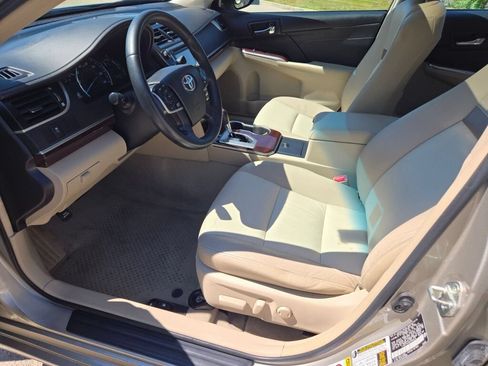 Used 2014 Toyota Camry XLE w/ Leather Package FWD image 20
