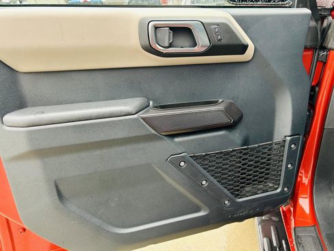 Used 2024 Ford Bronco Wildtrak image 13