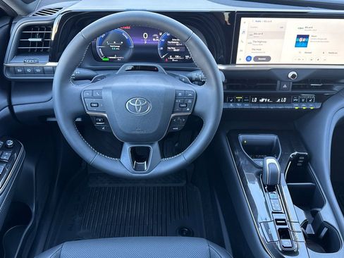 New 2025 Toyota Crown Signia image 13