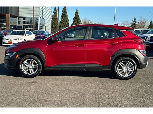 Used 2023 Hyundai Kona SE image 9