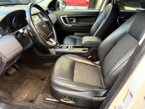 Used 2019 Land Rover Discovery Sport SE AWD/4WD image 10