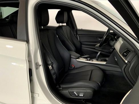 Used 2017 BMW 320i Sedan image 7