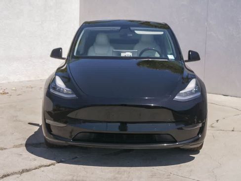 Used 2021 Tesla Model Y Long Range AWD/4WD image 2