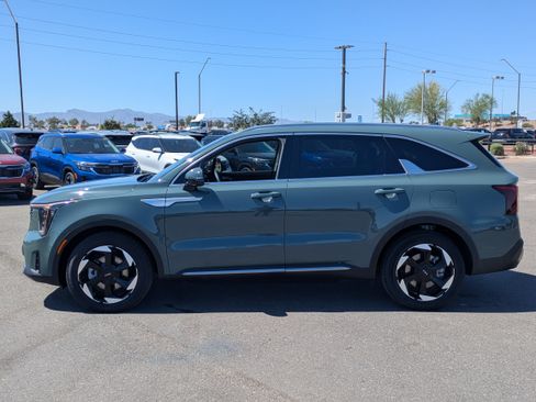 Used 2025 Kia Sorento EX AWD/4WD image 2