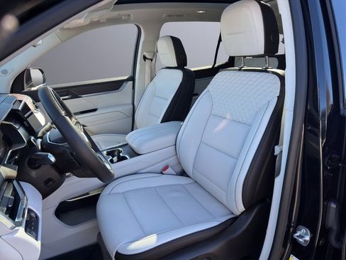 Used 2025 GMC Acadia Denali w/ Super Cruise Package image 14